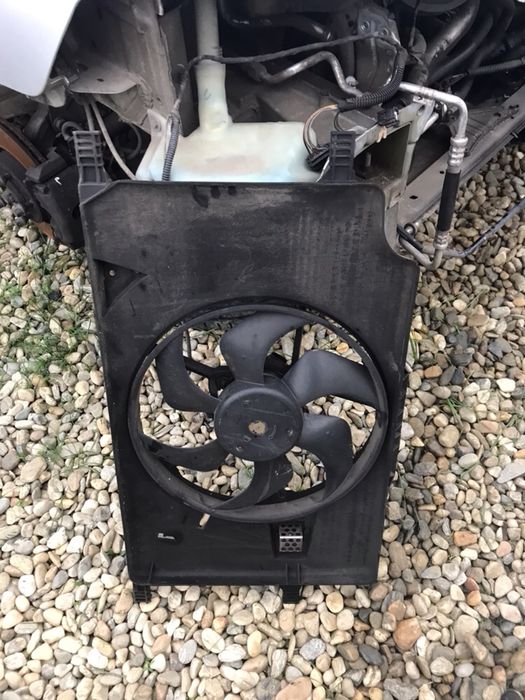 Vând electroventilator Renault Laguna 2 2002-2009
