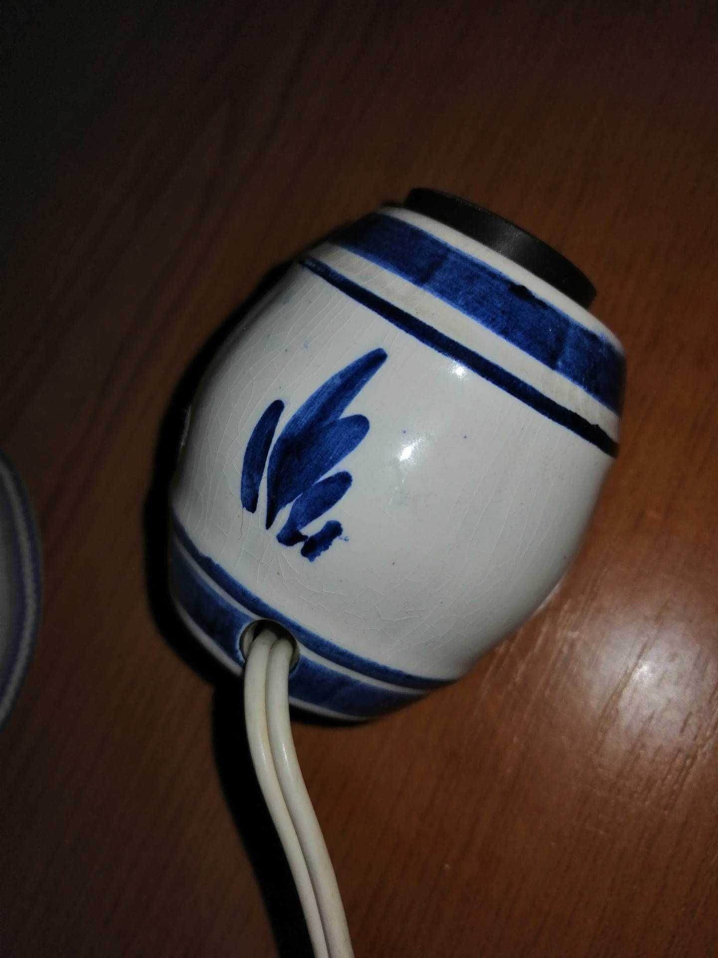 Lampa veioza vintage ceramica albastru cu abajur textil Delft Olanda