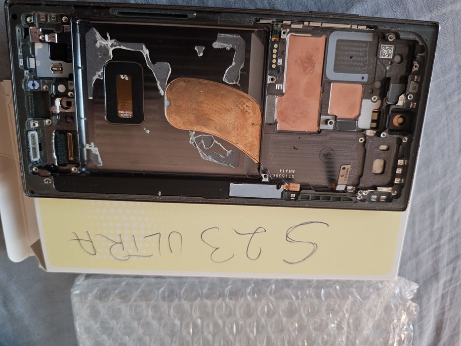 Vând ecran, display cu rama samsung s 23 ultra
