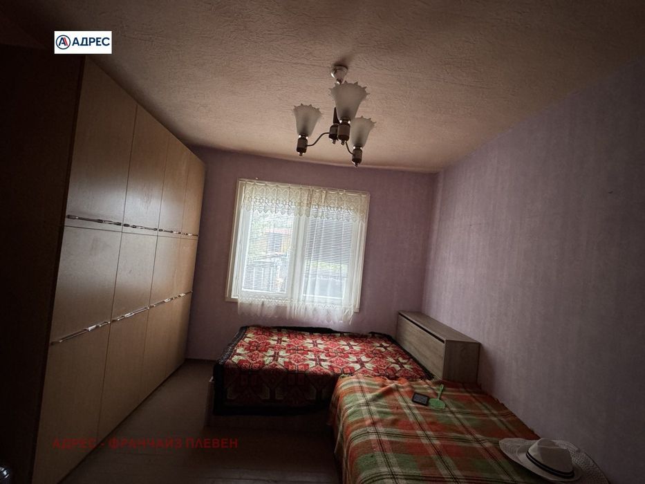 Къща в Враца, област-с.Старо село площ 150 цена 80000