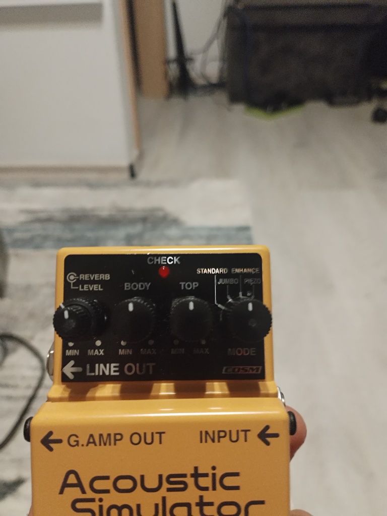 Pedala Chitara BOSS Acoustic Simulator si cadou