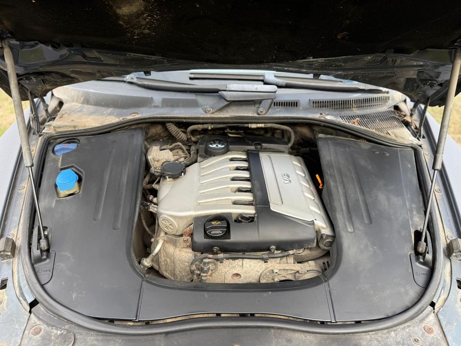 VW Touareg Autoutilitara N1 VR6 4x4 Raptor 

Preț 5500€ negociabil 

k