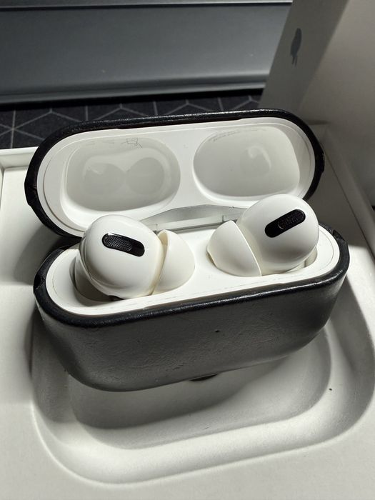 Airpods Pro 1 Carcasa Magsafe + Husa piele NOMAD