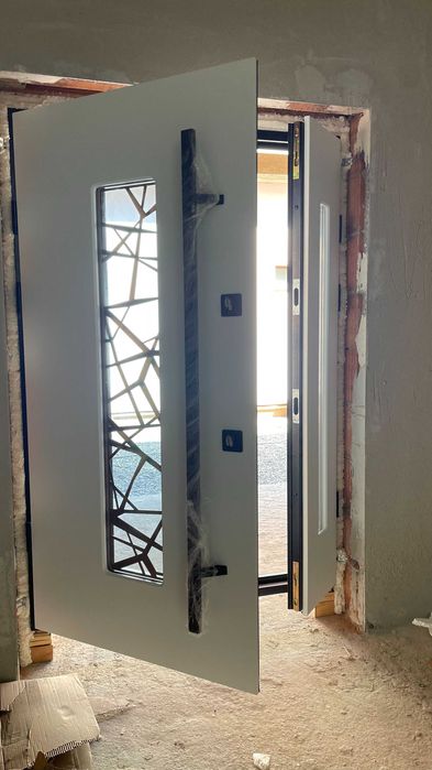 Usa de  intrare casa