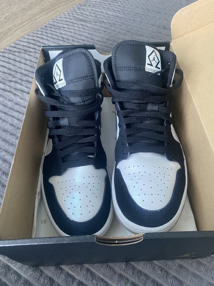 Обувки Air Jordan 1 Mid SE