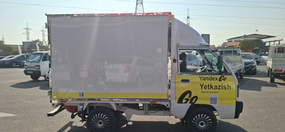 Yandex Fasten Brending Nakleyka  lyboy avto reklama ruxsatnoma