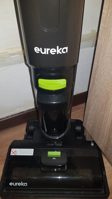 Продавам прахосмукачка с водно почистване