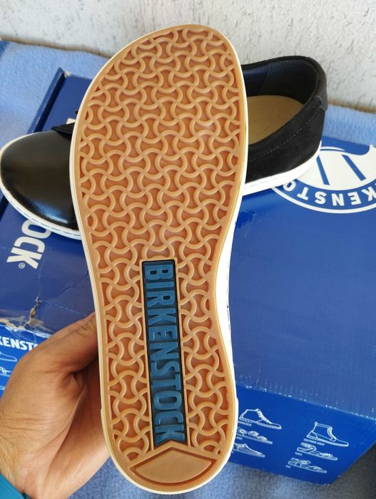 Нови обувки Birkenstock.