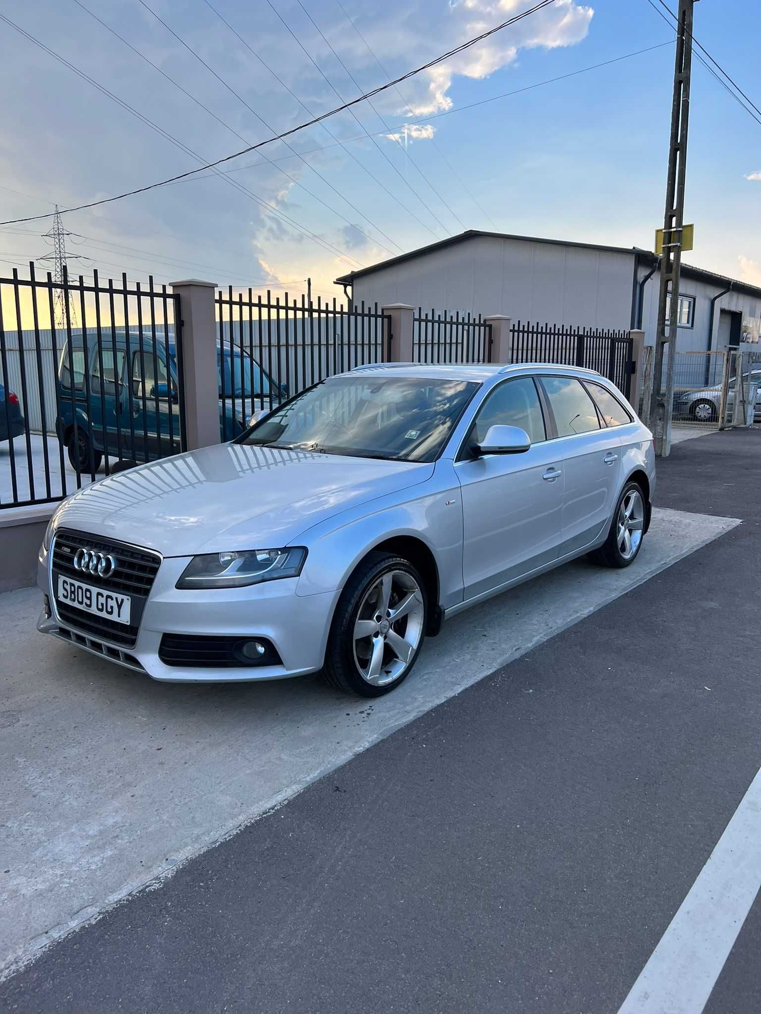 Dezmembram Audi A4 B8 combi si limuzina , manual, 2.0 tdi,140cp, euro5