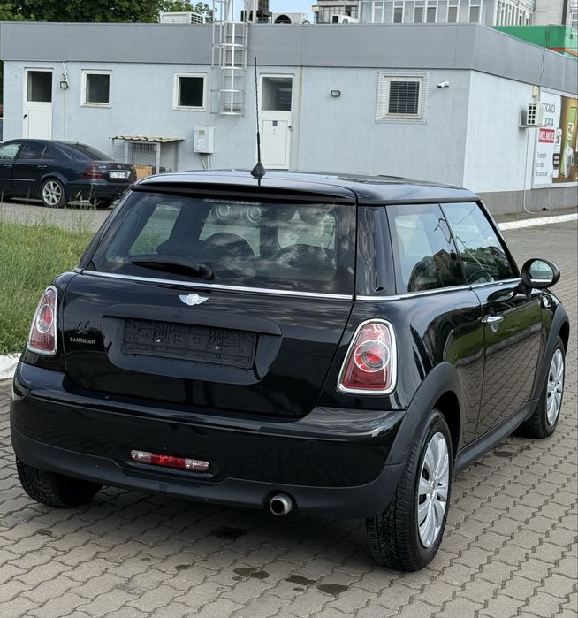 Mini Cooper 1.6 75 CP Bi-Xenon Ambientale 6 Trepte