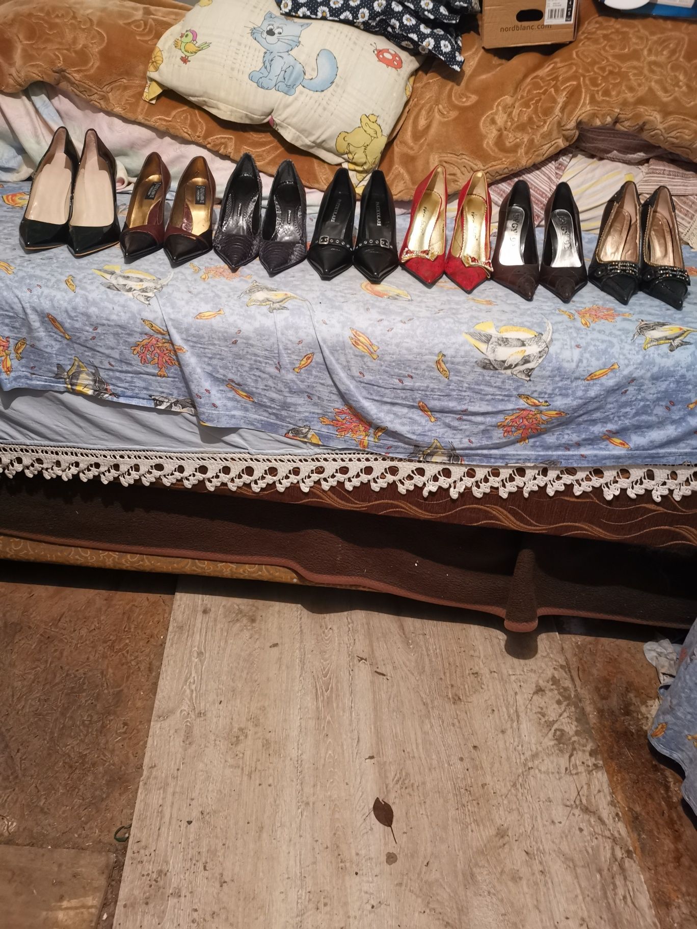 Pantofi de damă cu toc, din piele naturala, noi