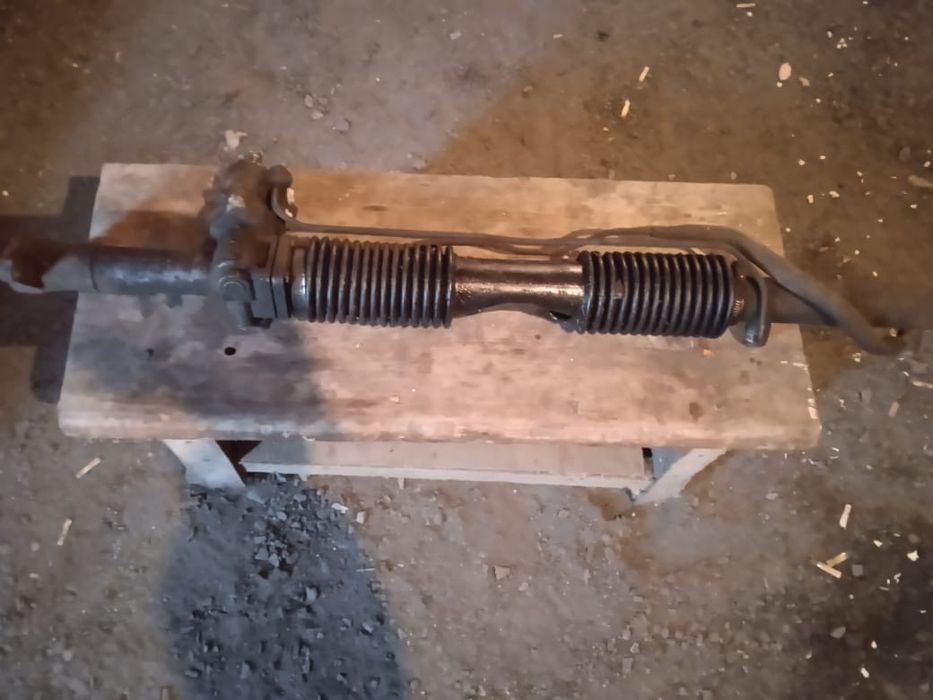 Продам рулевую рейку на Ауди 100 с 4