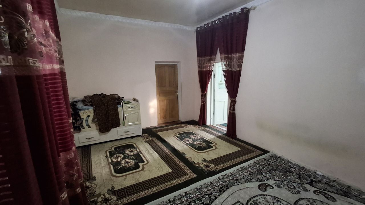 Jomboy tumanida hovli sotiladi