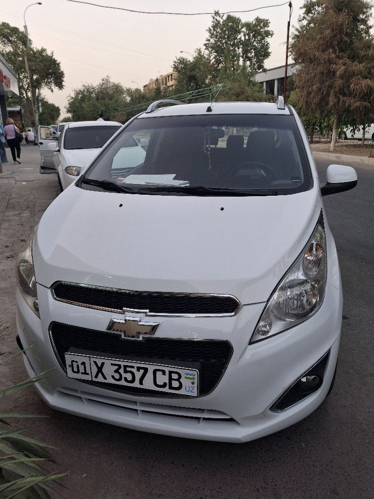 Продаётся Chevrolrt Spark 2018 год автомат