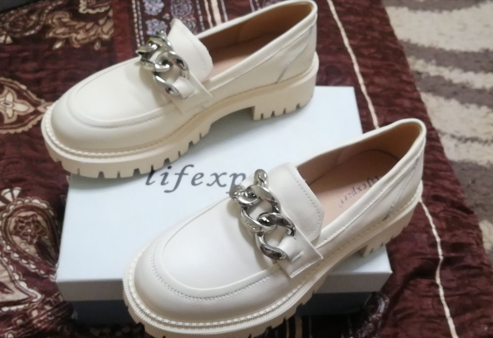 Кожа, новые лоферы 38 и 39 р