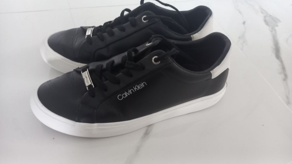 Маратонки calvin klein 40 номер