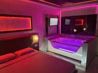 Inchiriez Regim Hotelier 5* cu JACUZZI 48 JETURI ULTRA LUX