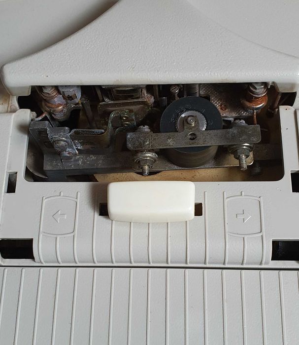 Magnetofon Telefunken pe lampi