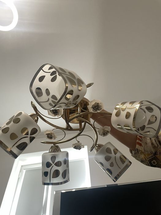 Продам люстра б/у