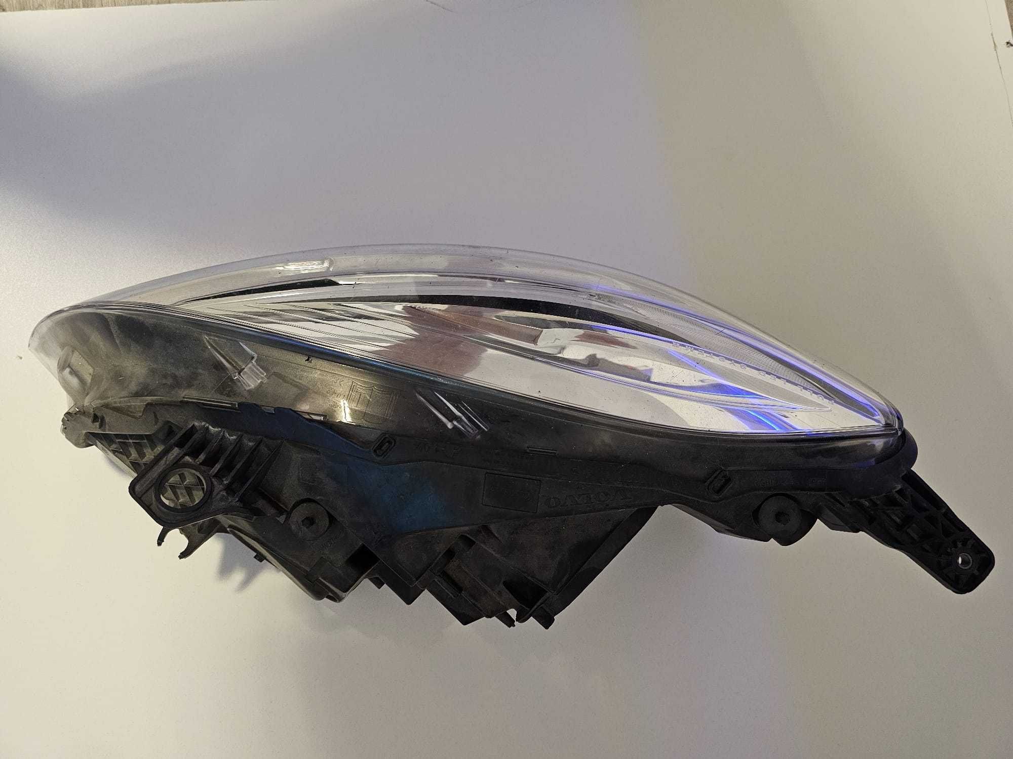 Far led stanga  dreapta volvo v40 2018