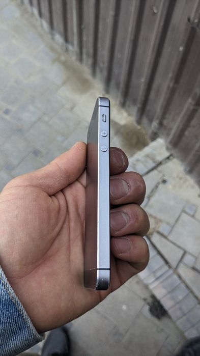 Iphone 5s sotiladi 200.000 ming dan yoʻlida 500.000 hammasi