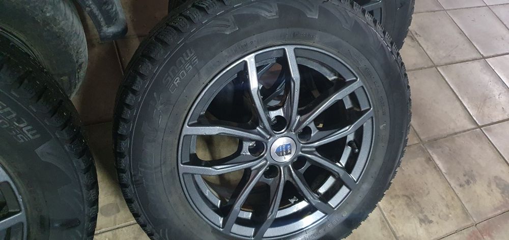 Продам диски с резиной K&K ET35