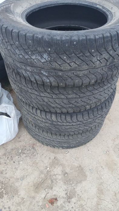 Зимний лепучка виати размер 265/65/17 хорошим состояние
