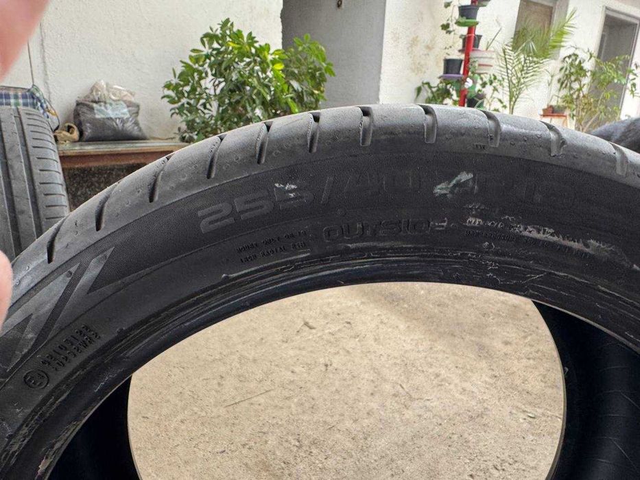 Nokian 255/40/19 Летни 2 броя