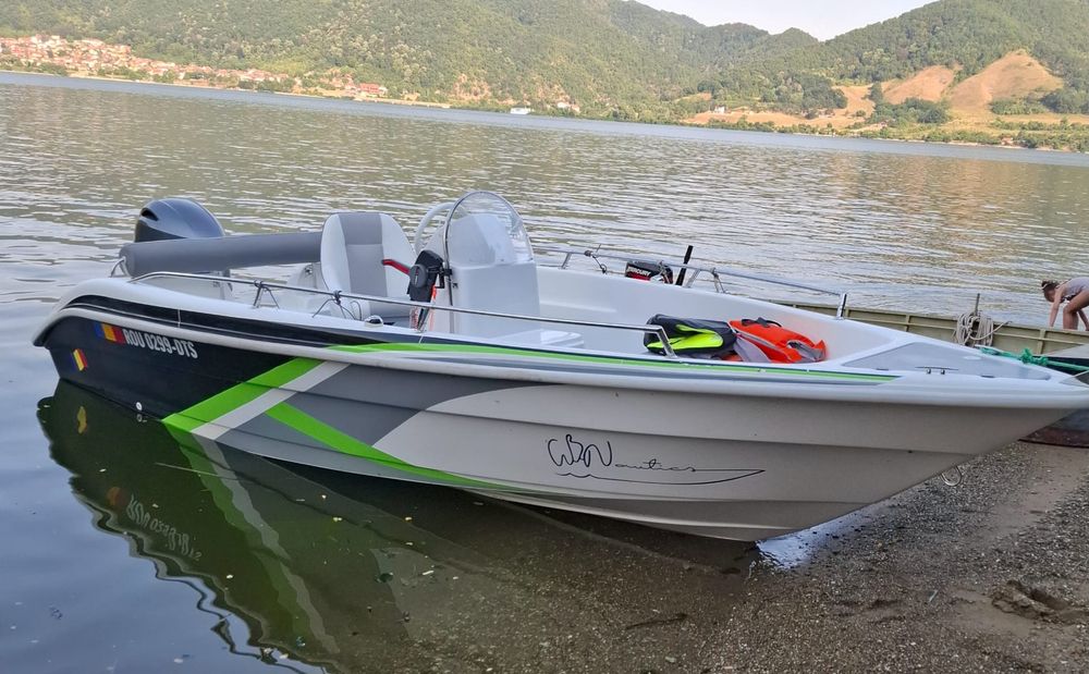 Delphin 5.5m + motor 115 cp
