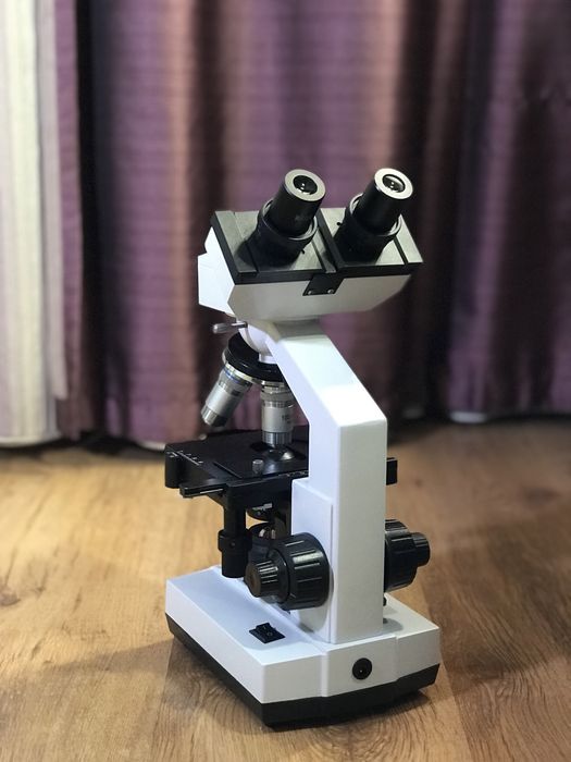 Бинокулярный биологический микроскоп