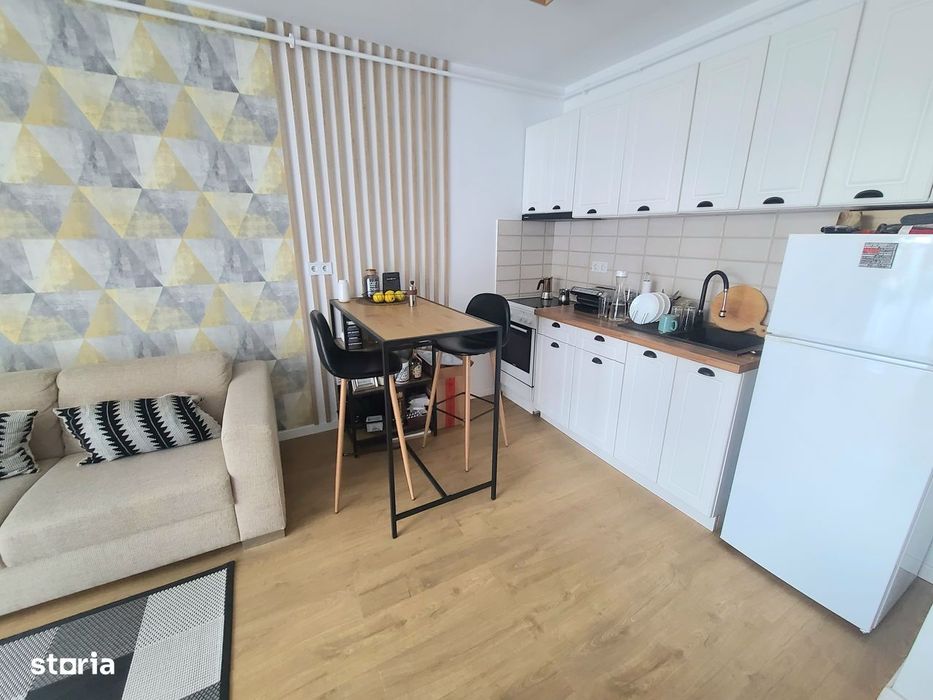 Vand 1 cam Tudor bloc nou