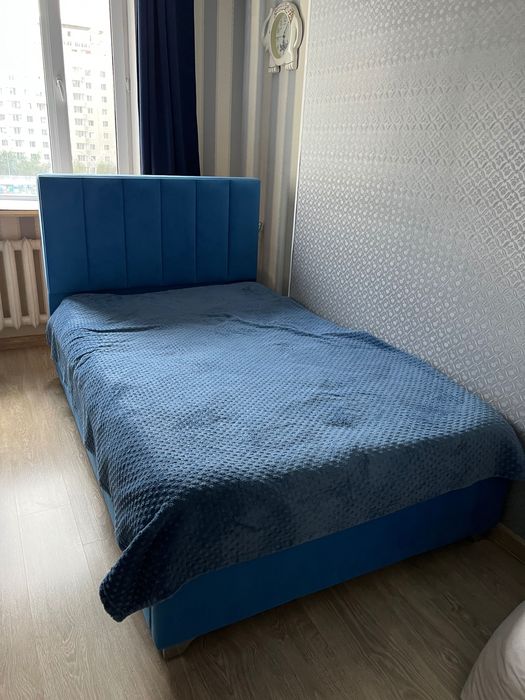 Продам кровать с матрасом б/у