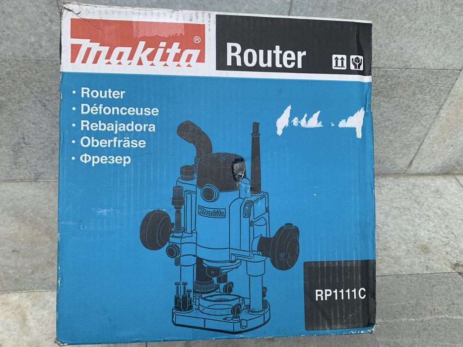 Makita RP1111C/220-240V/1 100 W/2024. 4/обер фреза/