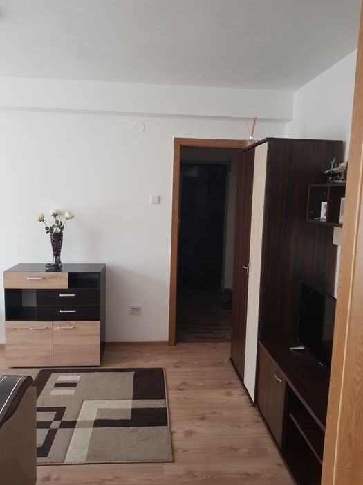 Vând Apartament cu 2 camere recent renovat Dej str Aurora 4.