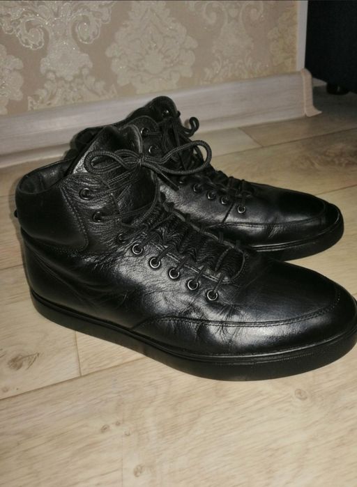 Продам мужские зимние ботинки