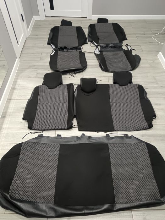 Продам авто чехлы на Рено Дастер