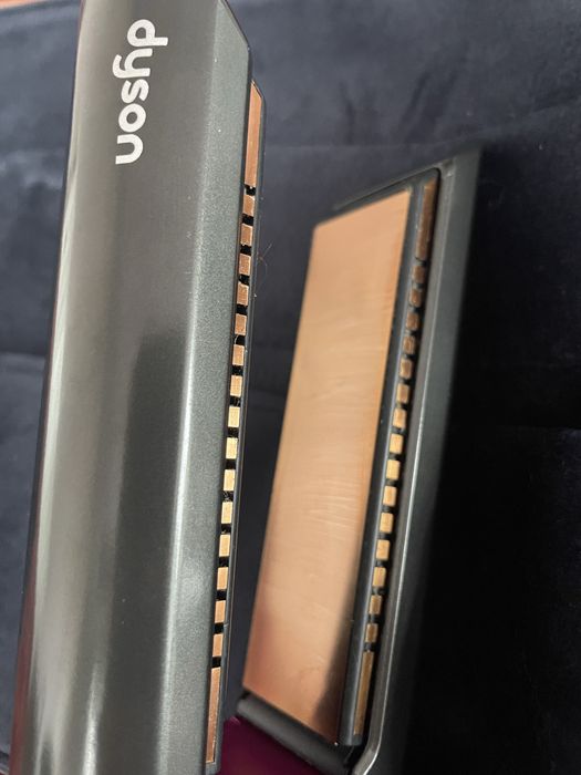 Placa indreptat parul Dyson