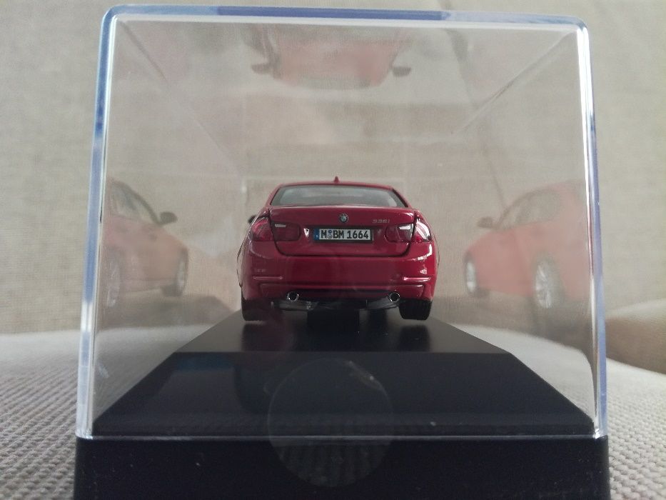 Vand macheta BMW seria 3 F30 sedan, editie de reprezentanta scara 1/43