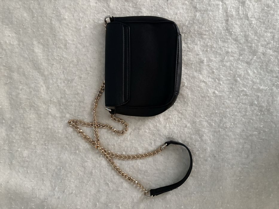 Черна чанта - Stradivarius