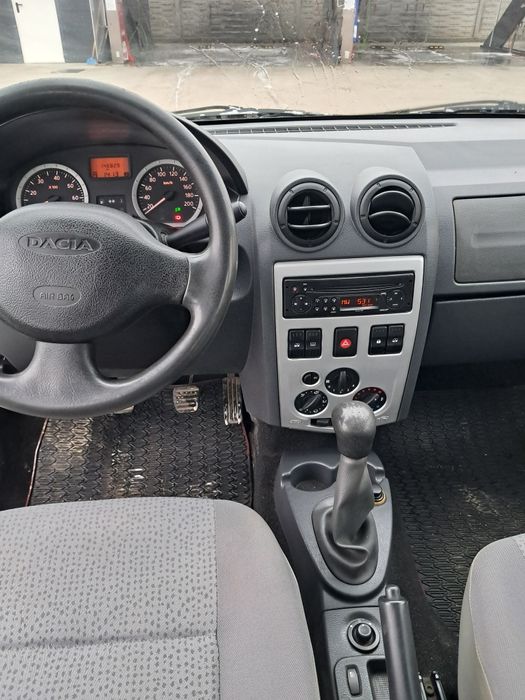 Vând Dacia Logan an 2006 1,5