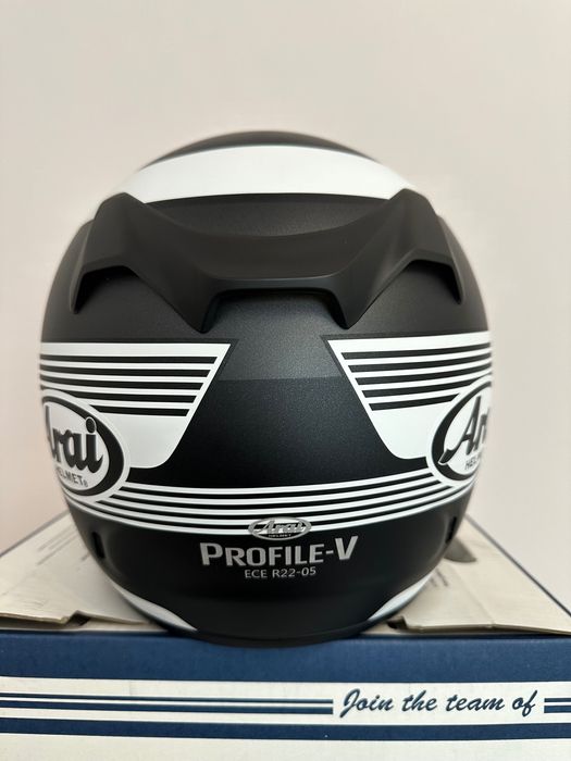 Чисто нова каска Арай , слагана е пробно !