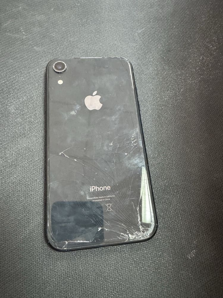 iPhone XR 64gb - с дефект