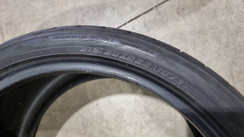 315/30/22//285/35/22 YOKOHAMA