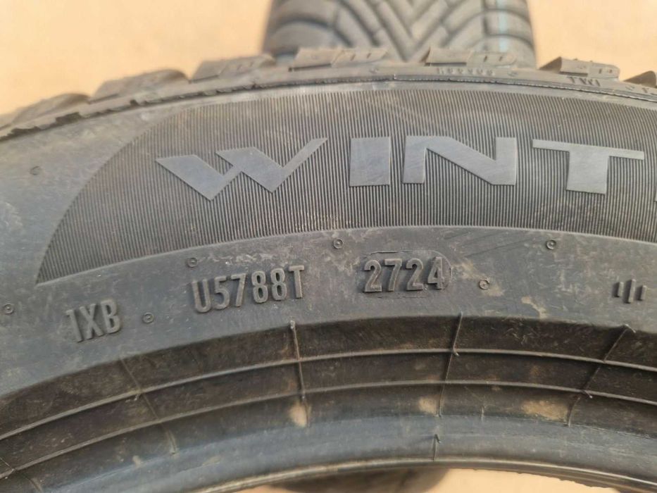 2 Pirelli R18 225/55
Зимни гуми 
DOT2724