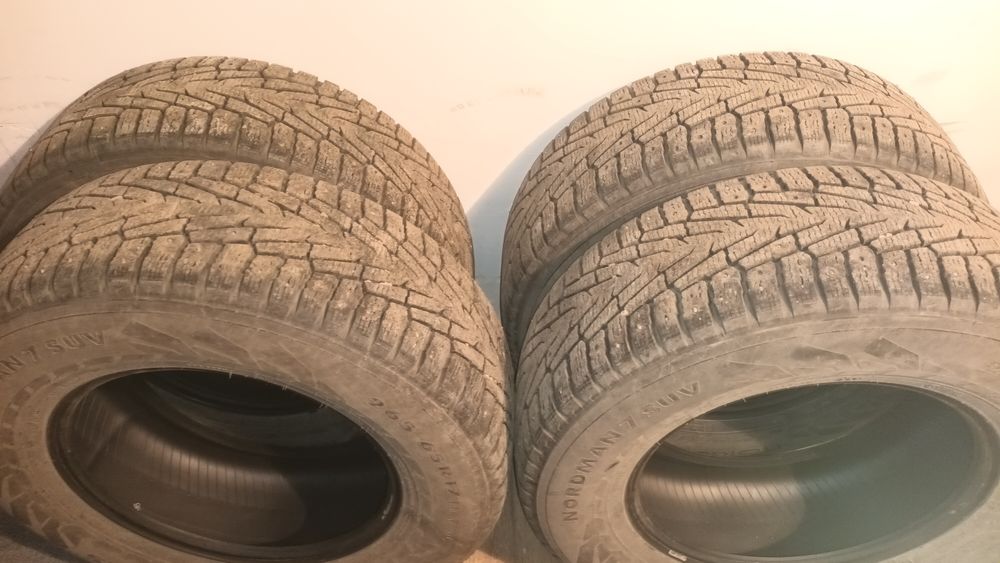 Зимнее шины с шипами бу в хорошем состоянии размеры 265/65/17