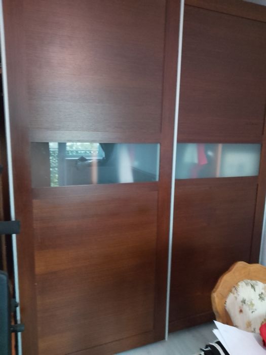 De vânzare pat și dulap