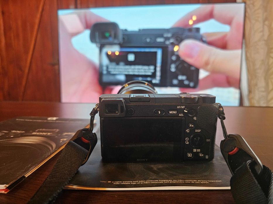 Aparat foto a6300 cu obiectiv sony F4/18-105 ideal pentru poze