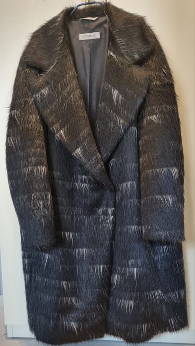 MaxMara  палто с черни и бели алпака косми  ефекти