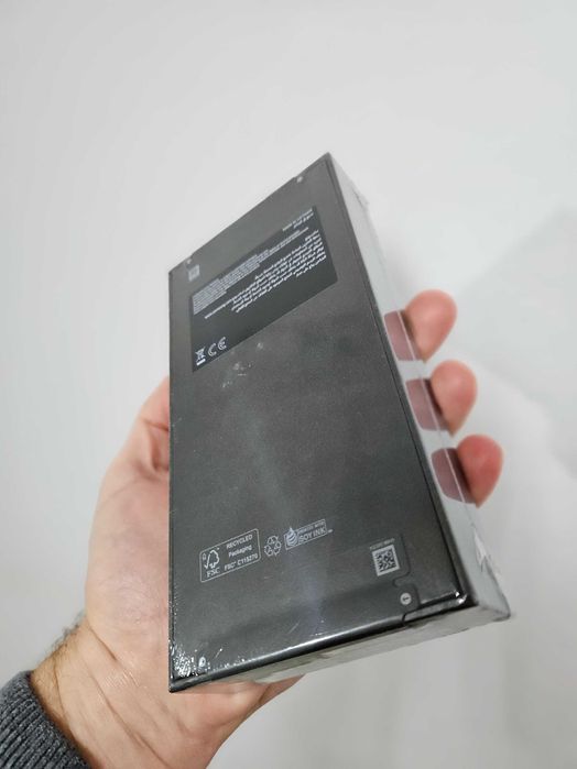 Samsung Galaxy S25 ultra 512 gb sigilat la cutie.