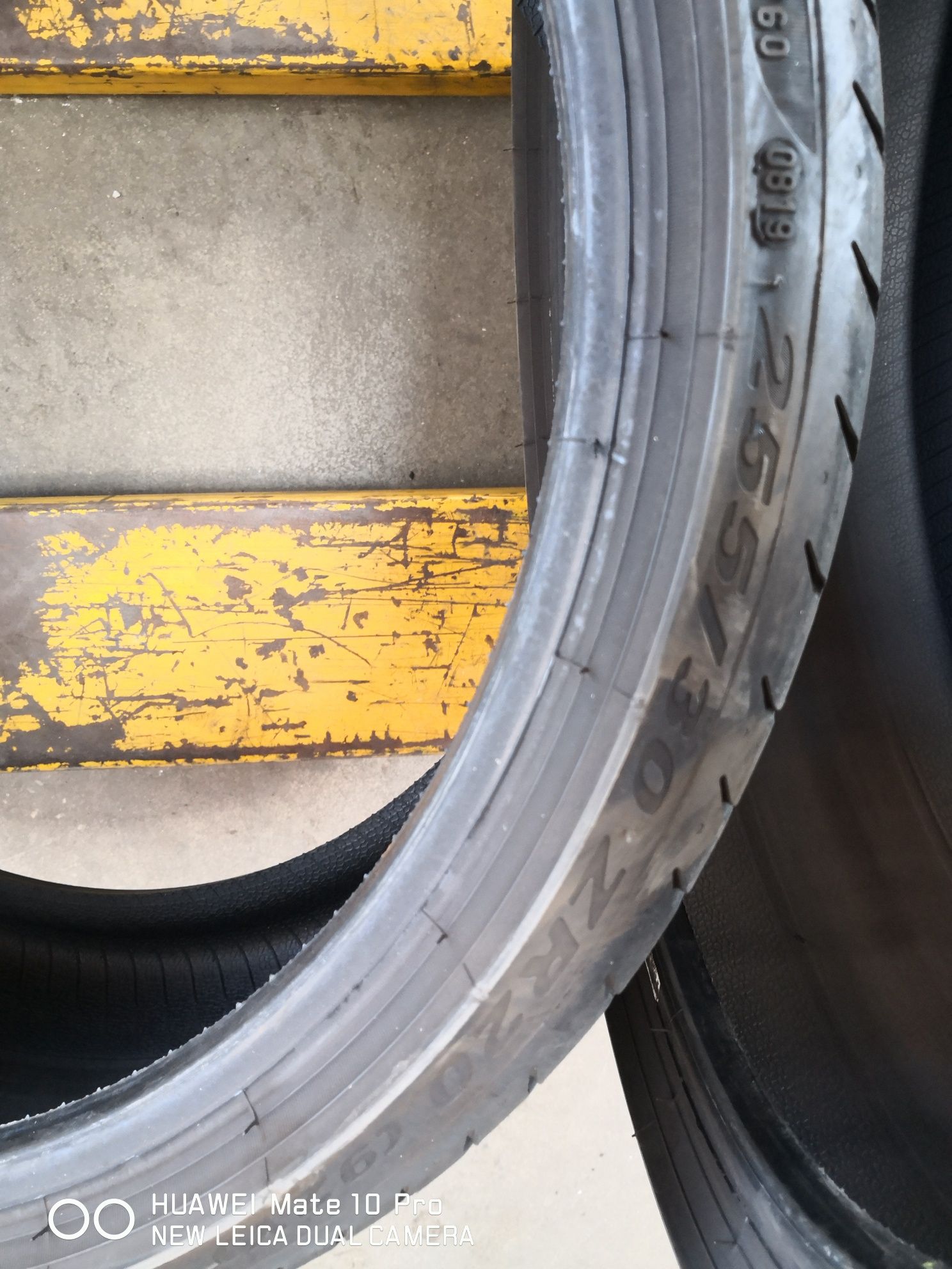 255 30 20 цола гуми Pirelli dot 19